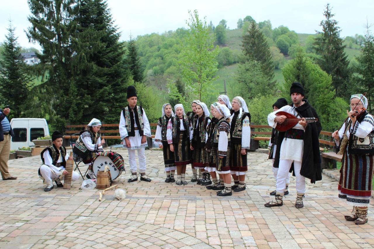 Pensiunea Casa Bunicilor Manastirea Humorului Luaran gambar
